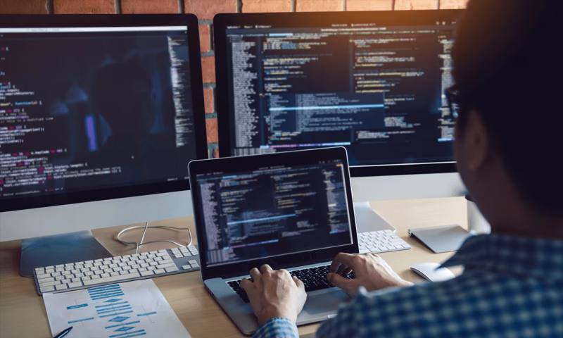 数据科学选型:R与Python如何赋能富县网站建设?